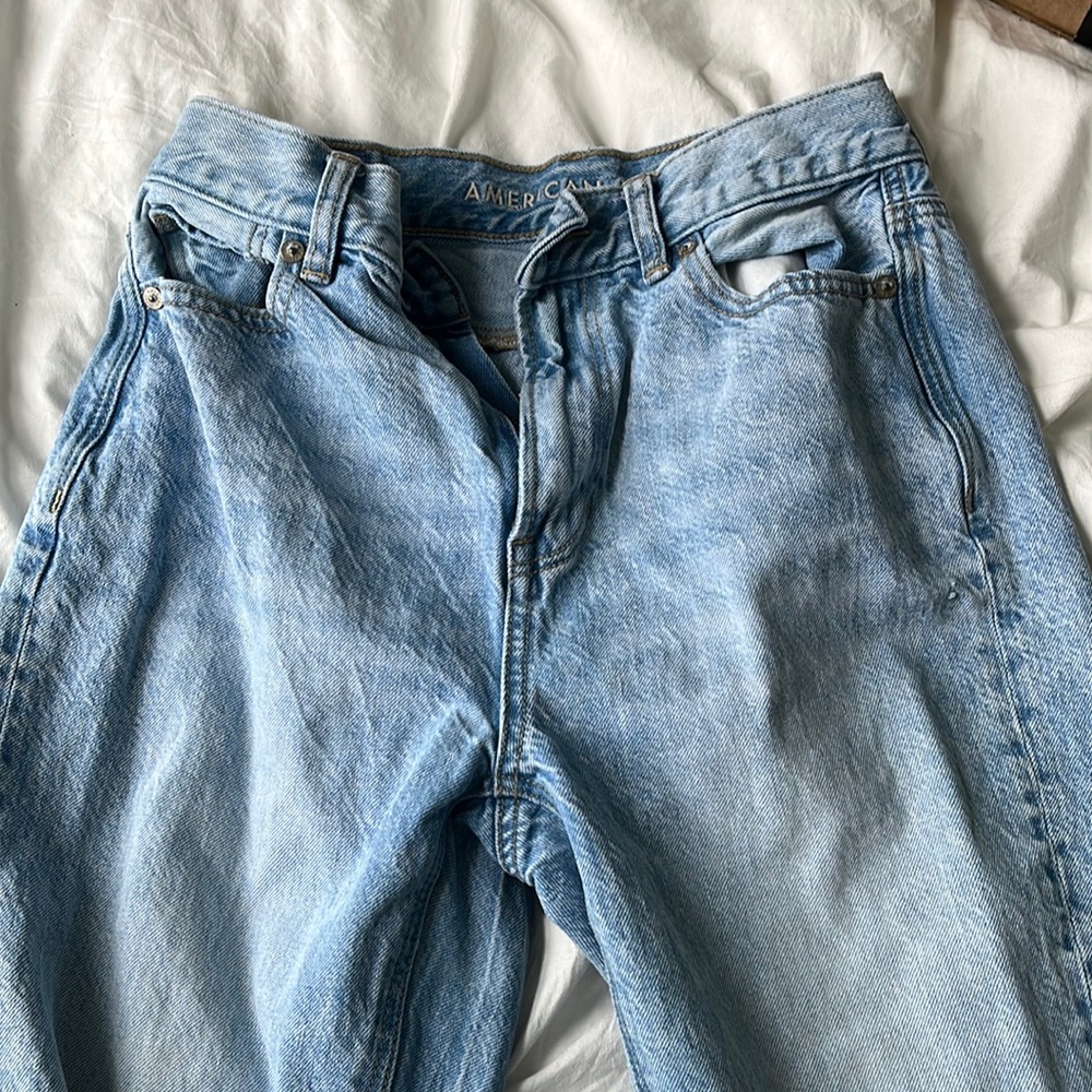 American eagle high waisted straight leg ripped jeans
